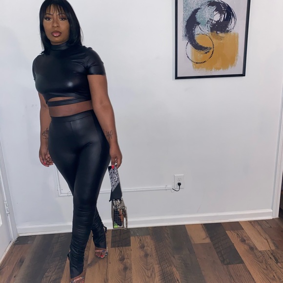 2 piece leather set - Picture 2 of 2